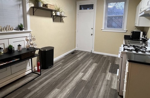 University City Condo | Modern 2 BR Located next to the famous St Louis Loop