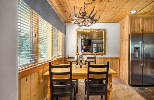 Park City Condo | Modern 2 floor condo with all the amenities, close to Canyons Village, Sleeps 6