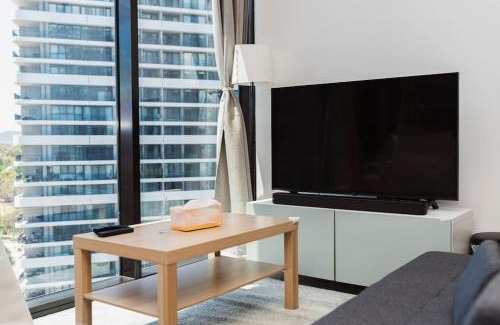 Belconnen Apartment | Modern 2b2b Apt -2 king bed-2 parking-UC-Westfield