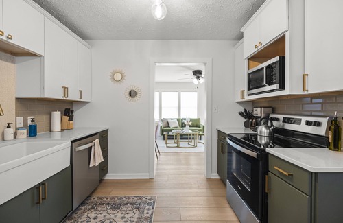 Terre Haute House | Modern, 2BD/1BA, 10 Mins To Hosp, Pet Friendly