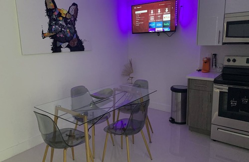 Liberty City Apartment | Modern 2bd/1ba free parking, wifi, & close to everything!