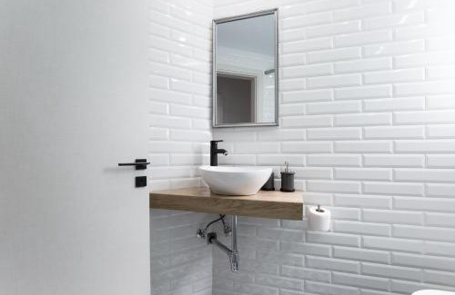Neos Kosmos Apartment | Modern 2BD very spacious apt next to metro station