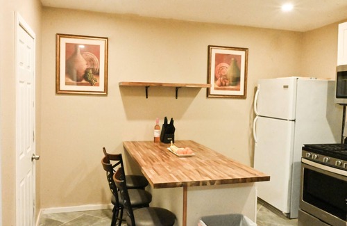 Omaha House | Modern 2BR/2BA Basement Stay, Full Kitchen, Roku TVs, Hot Tub, Sleeps 6