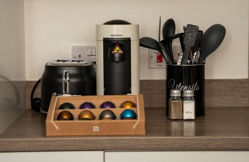 Gifford Apartment | Modern 2BR City Centre Apt with Arthur's seat view