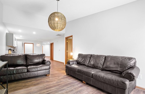 Wheeler House | Modern 2BR Close to Indiana Dunes, Beaches & Downtown Chesterton!