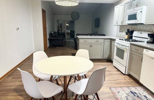 Wheeler House | Modern 2BR Close to Indiana Dunes, Beaches & Downtown Chesterton!