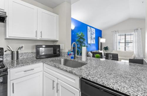 Pleasant Valley Apartment | Modern 2BR Downtown Austin Pool, Gym, Parking