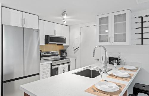 Fort York Apartment | Modern 2BR Downtown Condo, Lakeshore, Exhibition Place, Fort York
