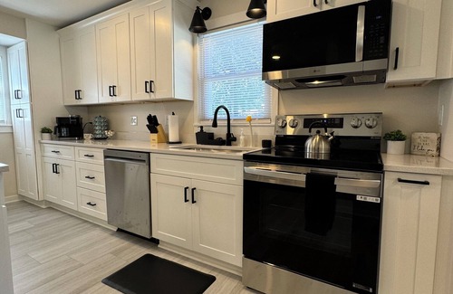 Fortville House | Modern 2BR + Gameroom Fortville home Sleeps 6 in Near Indianapolis