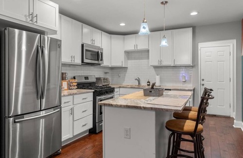 Downtown Baltimore House | Modern 2BR Home w/Gourmet Kitchen~ 7min Downtown