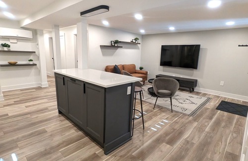 Northwest Apartment | Modern 2BR in Mount Pleasant Across From the National Zoo and Rock Creek Park!