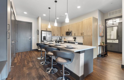 North Burnet Apartment | Modern 2BR -Near Domain -Free Parking -Fast Wi-Fi -Walk to Eats & Shops