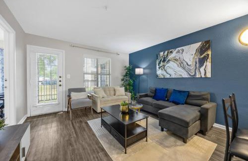 Pleasant Valley Apartment | Modern 2BR near Downtown Pool, Gym, Free Parking
