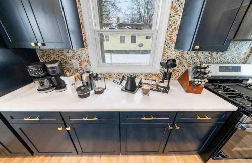 South Bend House | Modern 2br Near Notre Dame King & Queen Beds