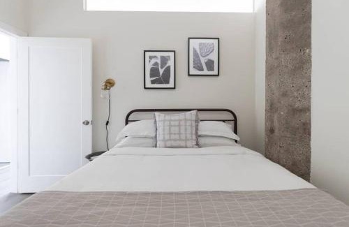 Near South Side Apartment | Modern 2BR Stay in South Loop with Optional Parking & Gym Access Near Museum Campus & Grant Park