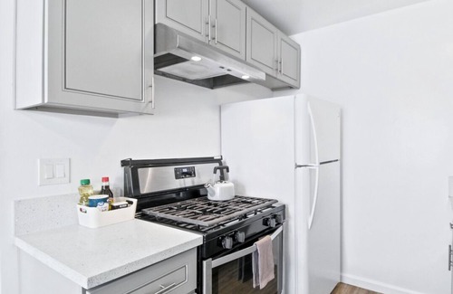 Alhambra Apartment | Modern 2BR Unit + Parking + Near DTLA #TravelSGV