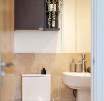 Hackney Central Apartment | Modern 3 Bed & 3 Bathrooms Flat, Hackney Downs