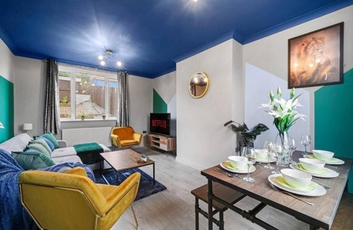 Sheffield House | Modern 3 bed House in Sheffield - Sleeps 7