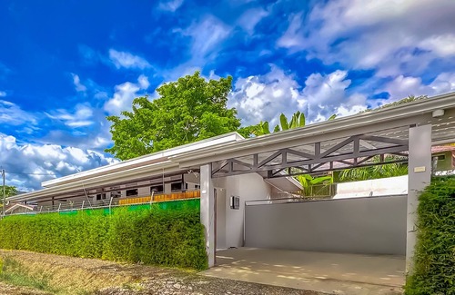 Uvita House | Modern 3-bed in Downtown Uvita with Pool