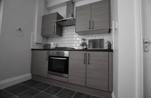 Sunderland Apartment | Modern 3 bedroom City Centre flat. Free parking.