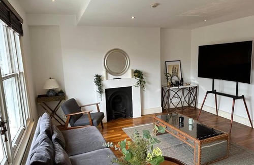 South Hampstead Apartment | Modern 3-Bedroom Flat Close to Regent's Park