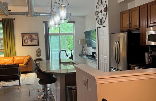 Fox Valley House | Modern 3 Bedroom Loft Style Townhome in Great Location