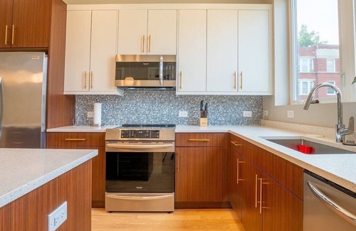 Woodlawn House | Modern 3 bedroom loft University Of Chicago