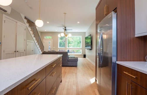 Woodlawn House | Modern 3 bedroom loft University Of Chicago