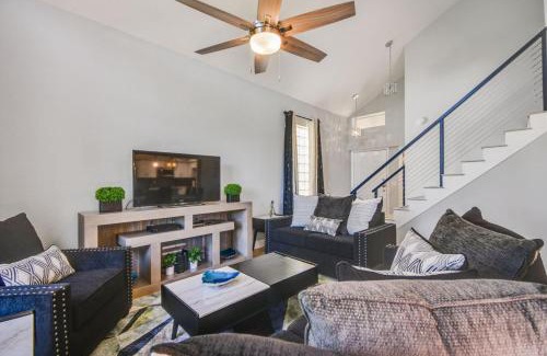 Isla del Sol House | Modern 3-Bedroom Townhouse in Isla Del Sol