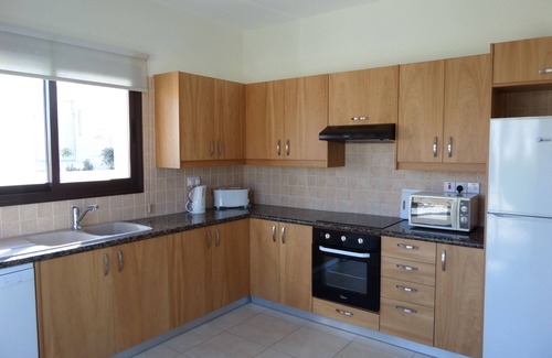 Kouklia Villa | Modern 3 bedroom villa, pool and close to golf course