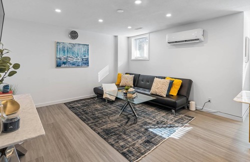 Fleetwood House | Modern 3 Bedrooms Suite