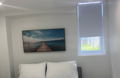 LaSalle Apartment | Modern 3 beds, free parking