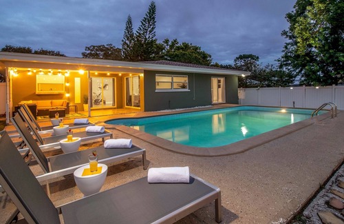 Clearwater House | 🌴Modern 3 Beds Home with Pool 🌴