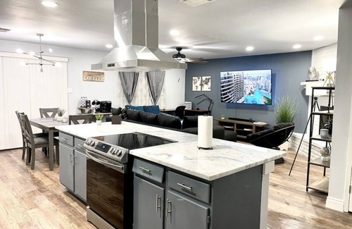 Woodstone House | Modern 3 Beds In San Antonio with patio/Randolph AFB