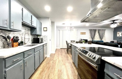 Woodstone House | Modern 3 Beds In San Antonio with patio/Randolph AFB