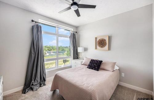 Omaha Apartment | Modern 3-Story Townhome