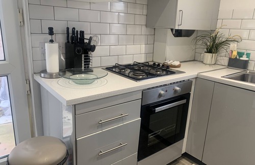 Selhurst House | Modern 3bed Garden House in Croydon, London ,uk