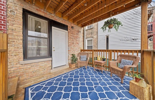 East Albany Park Apartment | Modern 3BR/2BA Retreat with Deck, Grill, and 2GB Speed WiFi in Chicago!