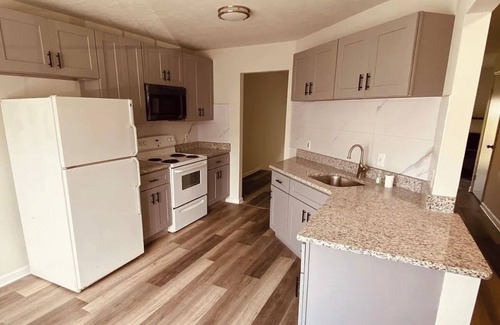 Newark House | Modern 3BR/3BA Townhouse Near UD: Great for Extended Stays