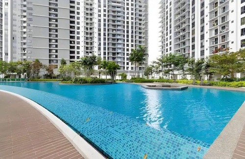 Kuala Lumpur Apartment | Modern 3BR Apt Near Desa Park/Mont Kiara, Parking