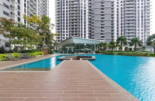 Kuala Lumpur Apartment | Modern 3BR Apt Near Desa Park/Mont Kiara, Parking