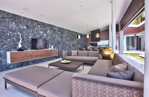 Bang Po Villa | Modern 3BR Beachfront Villa near Bang Por