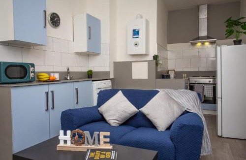 Newcastle-upon-Tyne Apartment | Modern 3BR City Flat with Views, Fast WiFi & Close to Trains!
