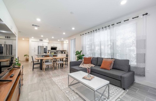 Milpitas Condo | Modern 3BR Condo in Milpitas Prime Location Smart Home & Private Balcony #42285