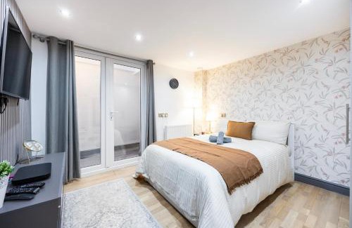 Hammersmith and Fulham Apartment | Modern 3BR Easy Access to Central London