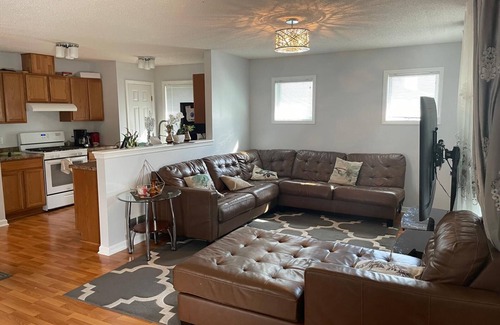 Minneapolis House | Modern 3BR Family House Close to Parks & Dining – Excluding Basement