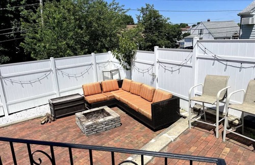 Everett Apartment | Modern 3BR Home Near Airport & Downtown w/Parking