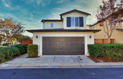 Fairfield House | Modern 3BR Home with New Furnishings