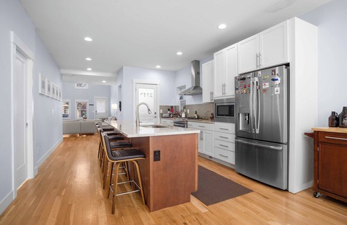 Five Points House | Modern 3BR House in RiNo Art Districtn