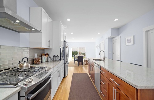 Five Points House | Modern 3BR House in RiNo Art Districtn